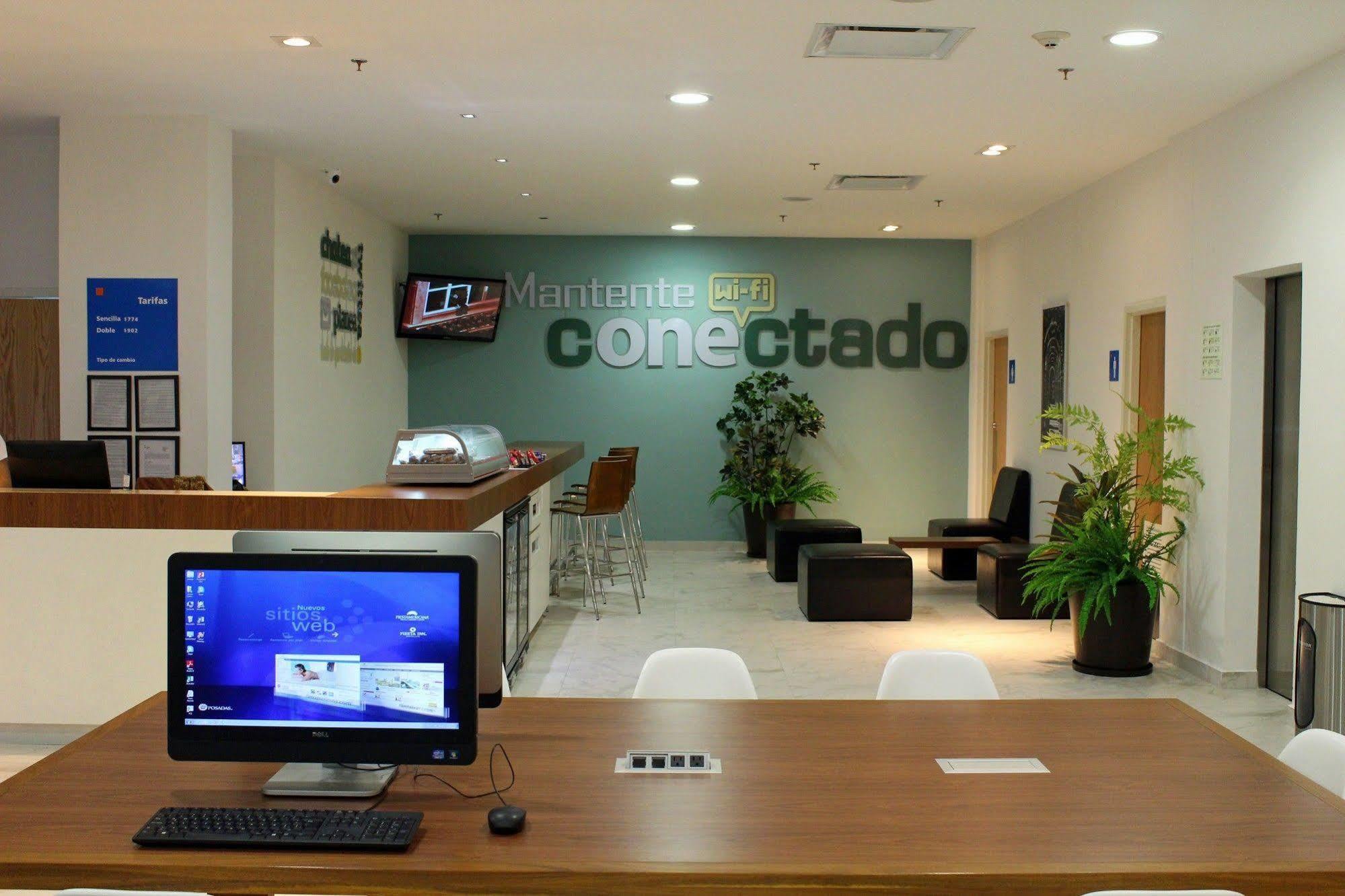 One Guadalajara Expo Hotel Exterior foto